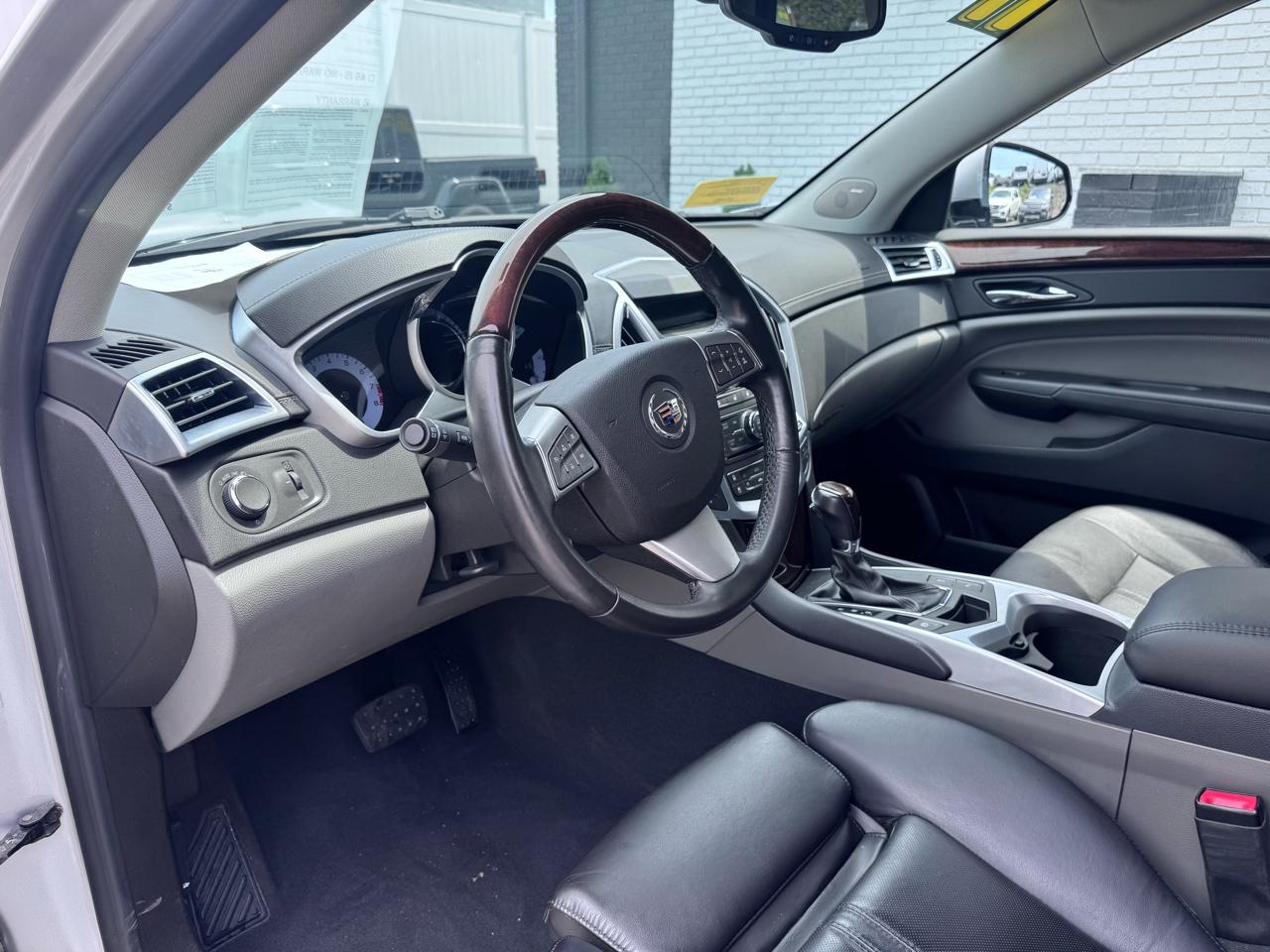 Cadillac SRX Luxury Collection AWD 2011