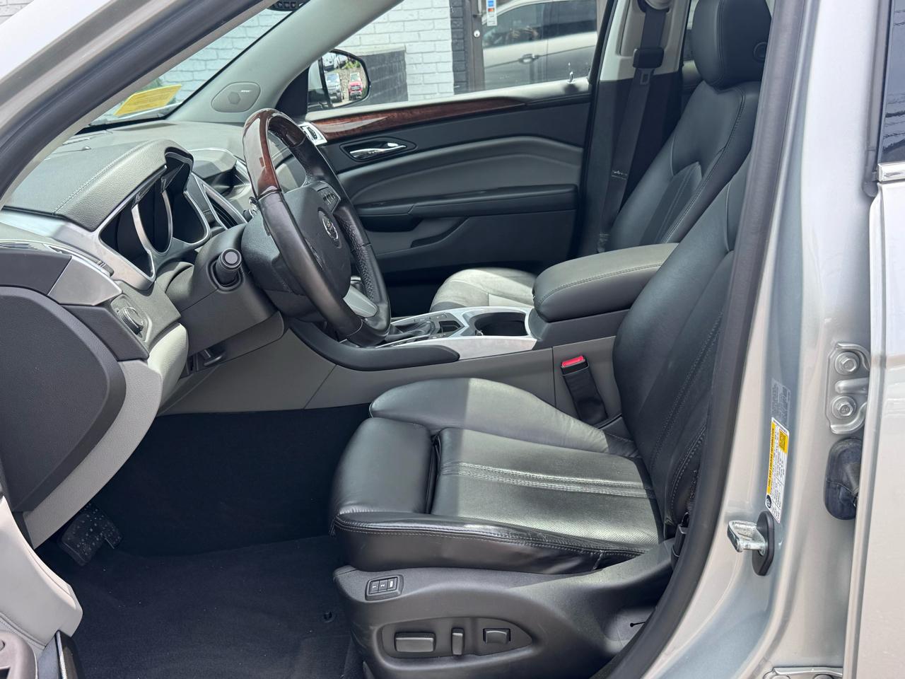Cadillac SRX Luxury Collection AWD 2011