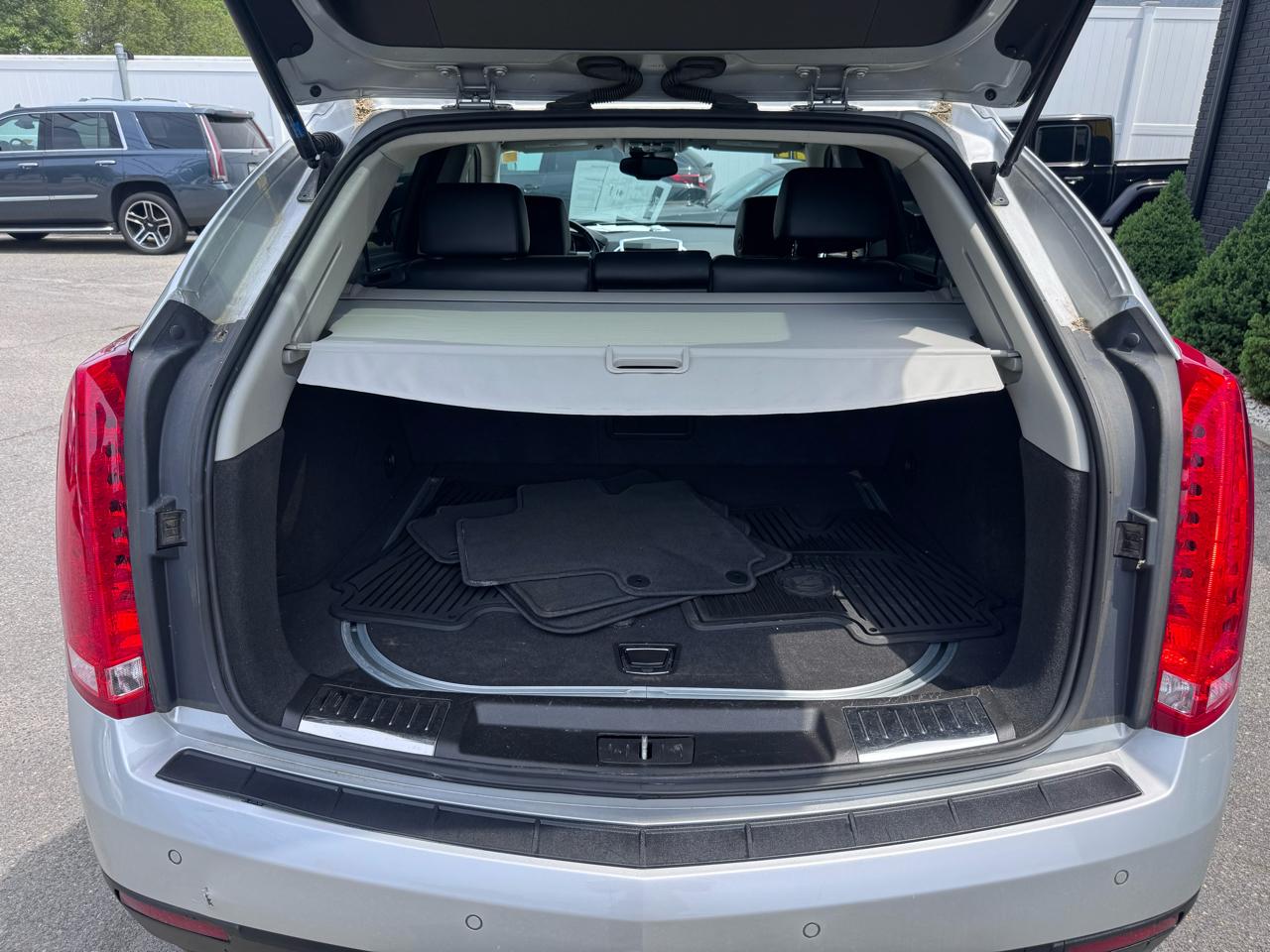 Cadillac SRX Luxury Collection AWD 2011