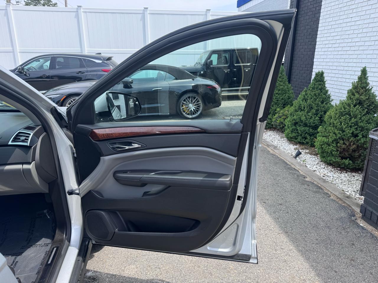Cadillac SRX Luxury Collection AWD 2011