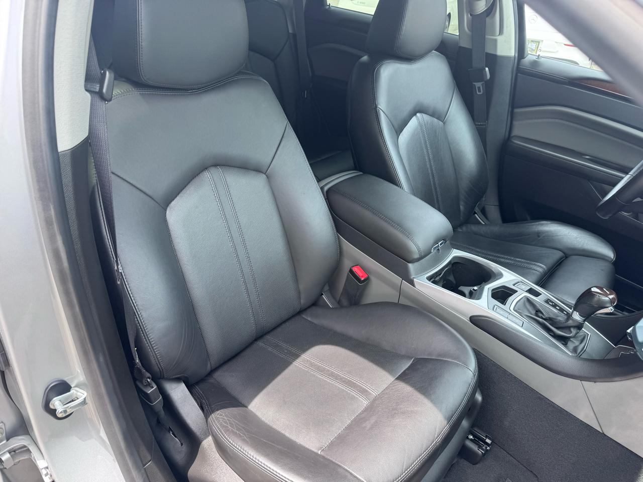 Cadillac SRX Luxury Collection AWD 2011