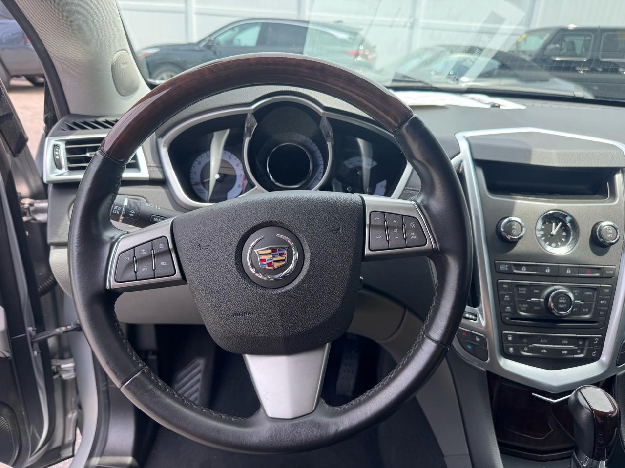 Cadillac SRX Luxury Collection AWD 2011