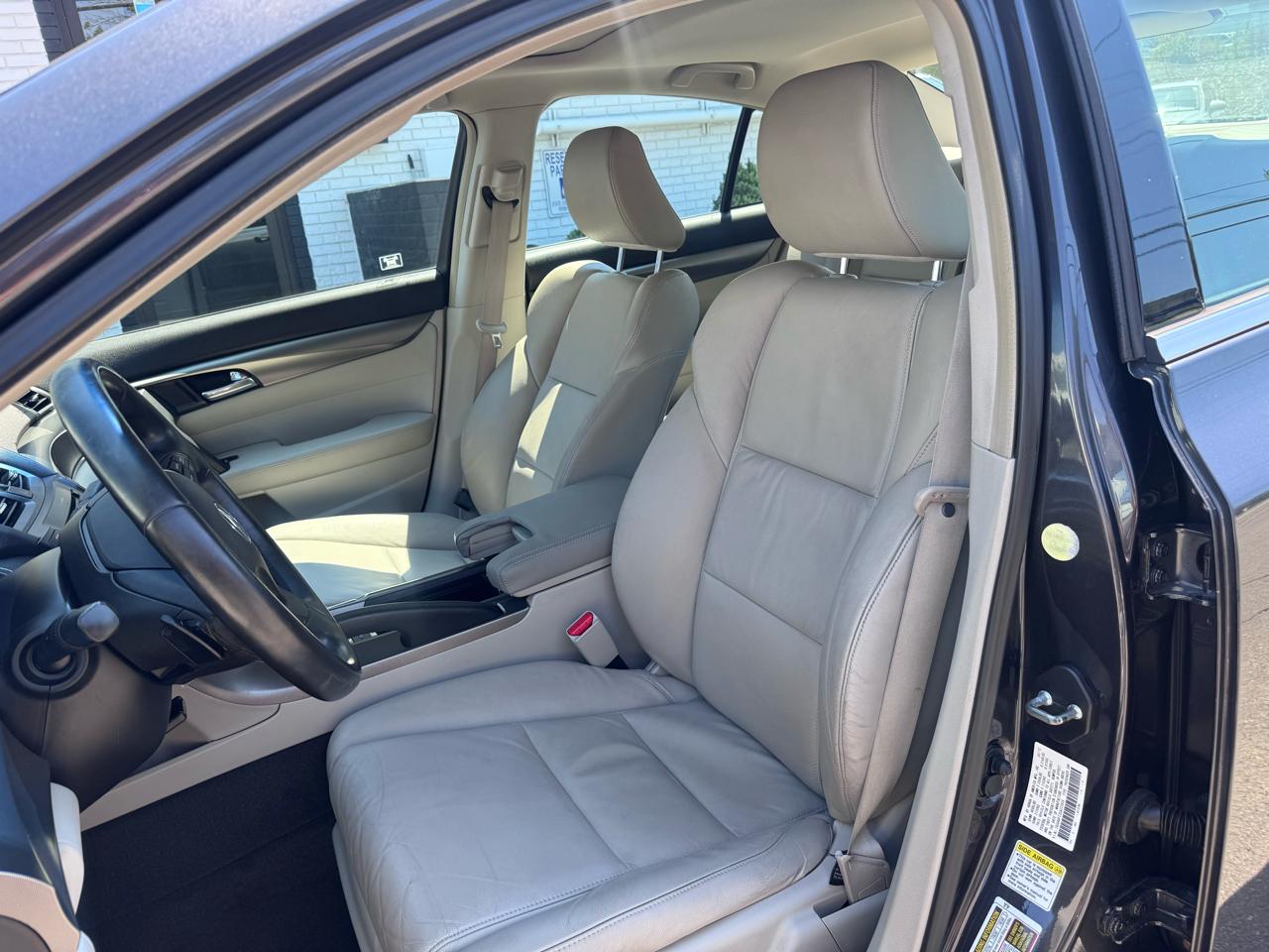 Acura TL 6-Speed AT 2012