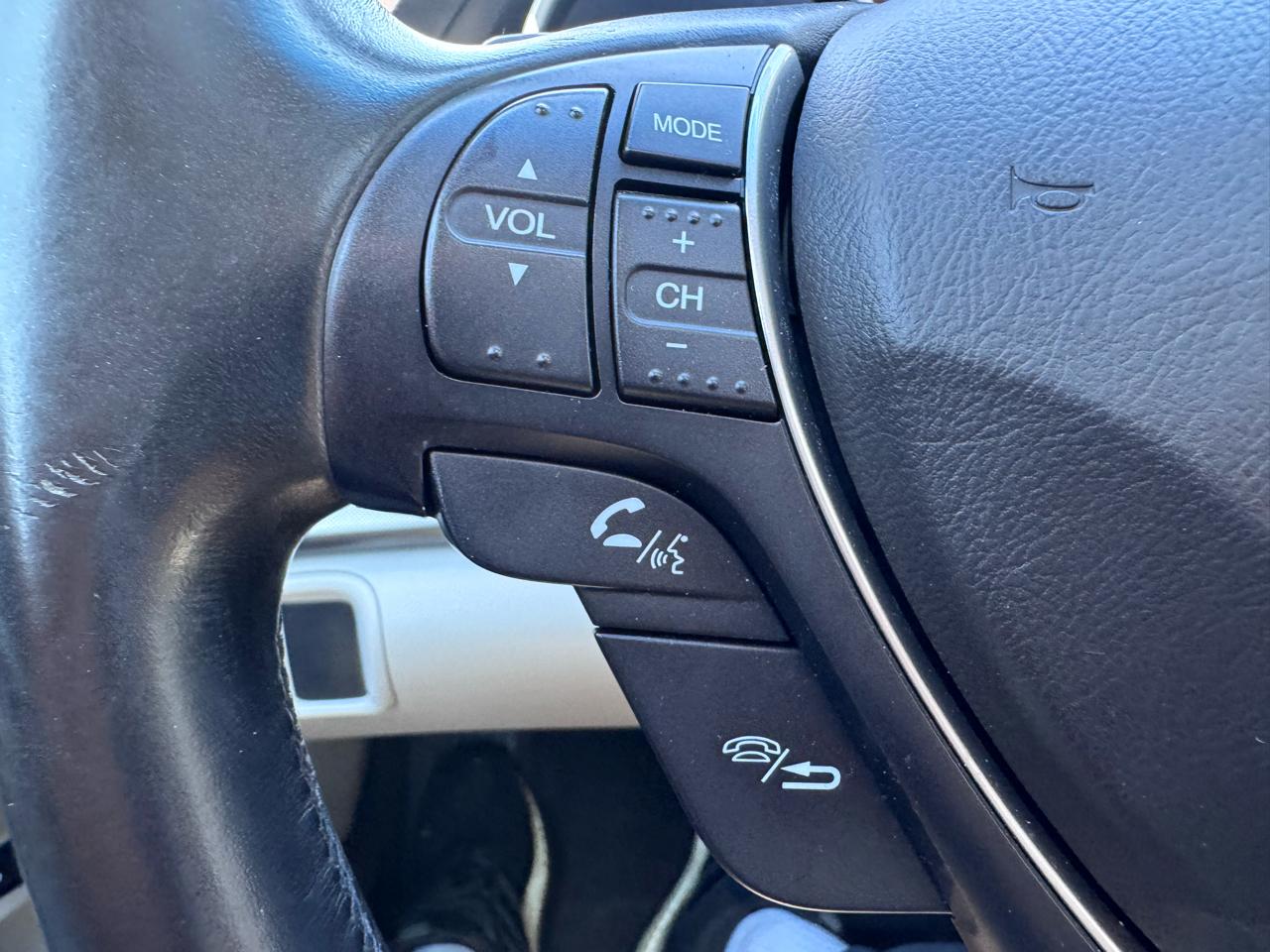 Acura TL 6-Speed AT 2012