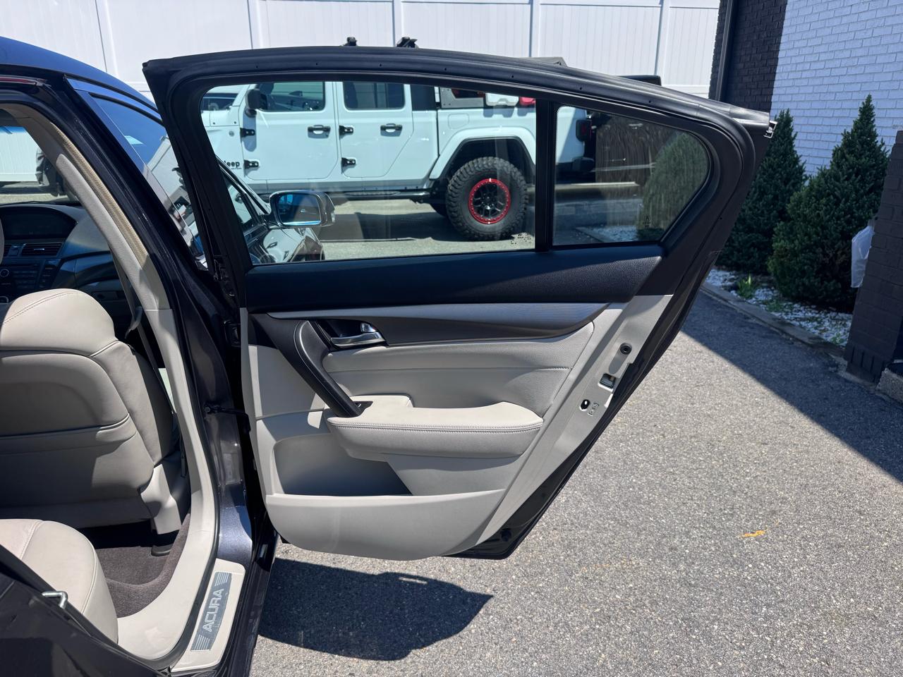 Acura TL 6-Speed AT 2012