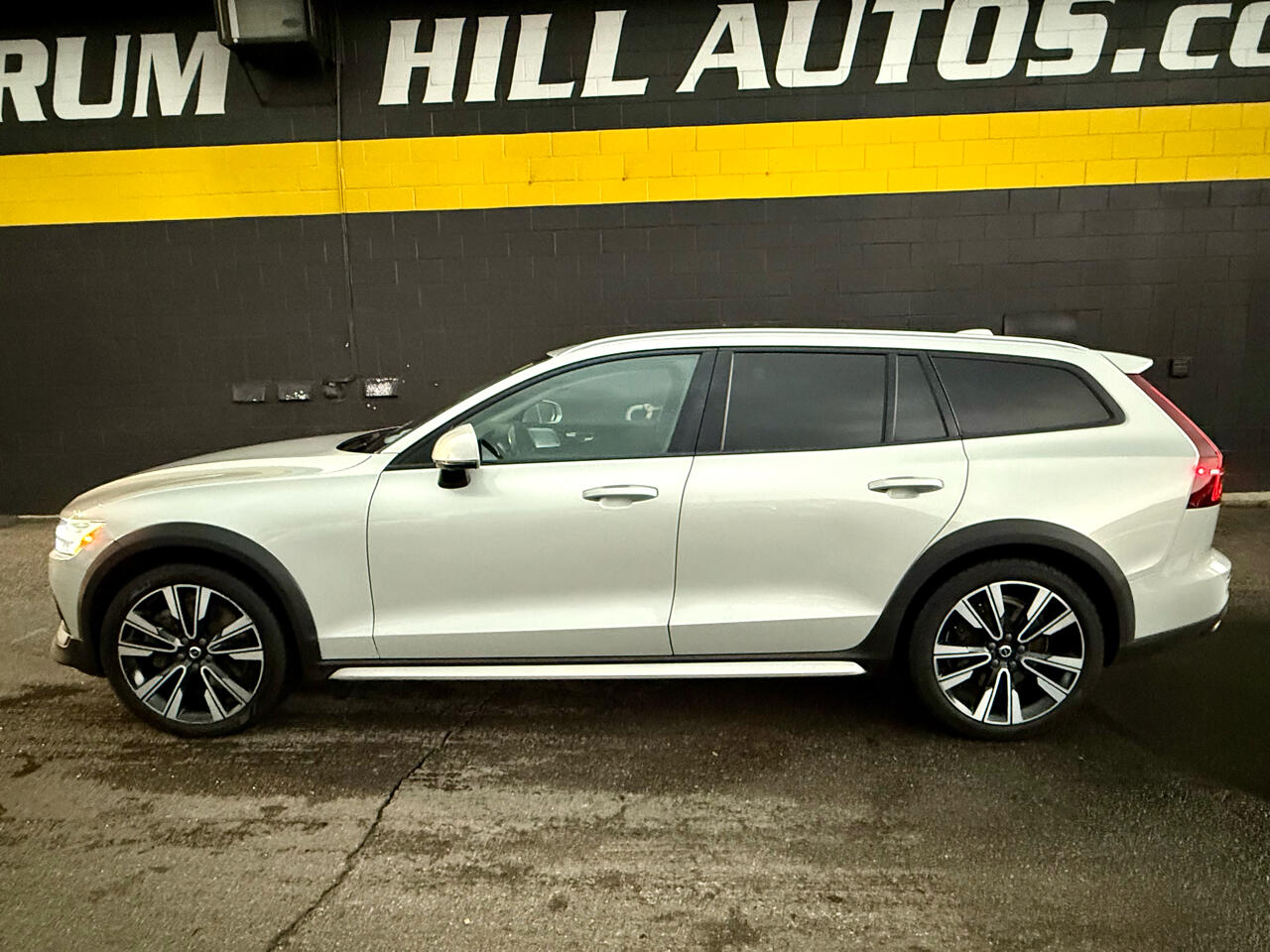 2020 Volvo V60 Cross Country T5 AWD photo 2