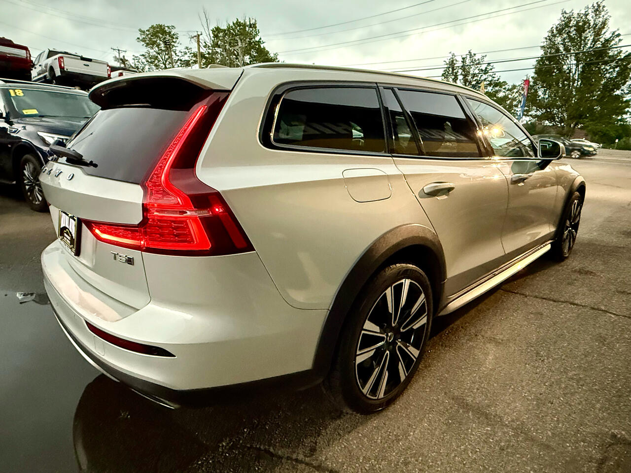 2020 Volvo V60 Cross Country T5 AWD photo 5