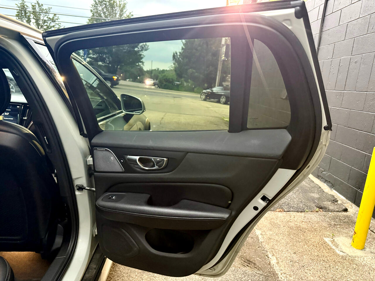 2020 Volvo V60 Cross Country T5 AWD photo 23