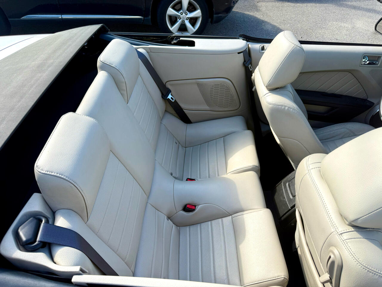 Ford Mustang V6 Convertible 2010 Ford Mustang V6 Convertible 2010