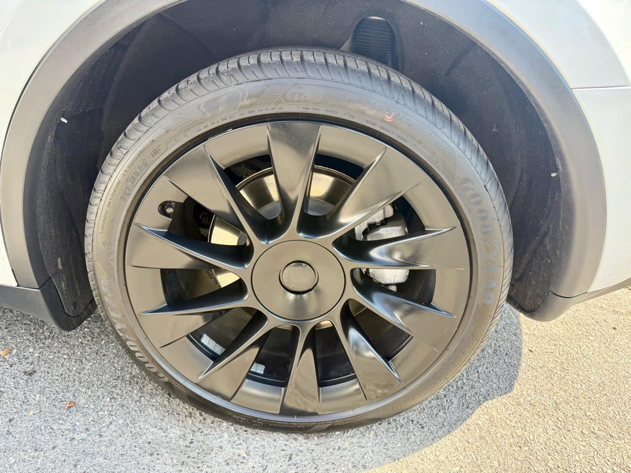 Tesla Model Y Long Range 2023 Tesla Model Y Long Range 2023
