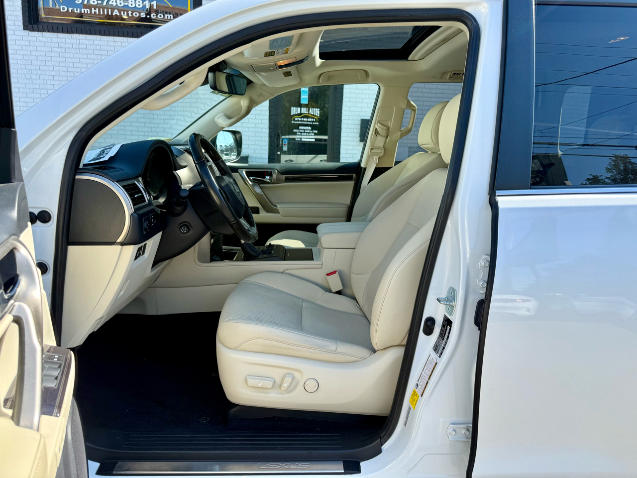 2020 Lexus GX 460 Luxury photo 11