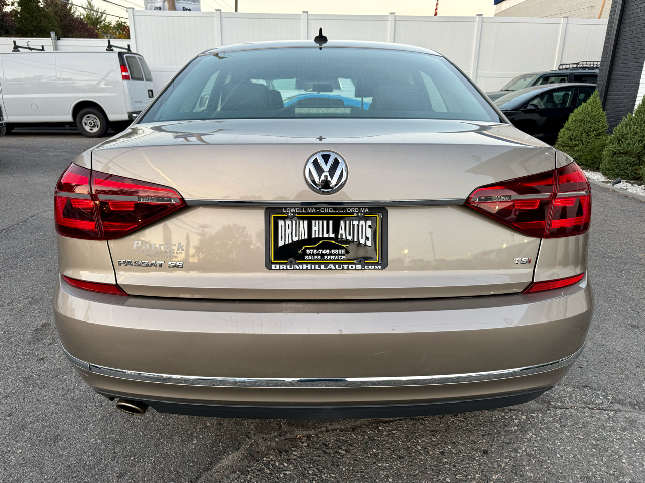 2017 Volkswagen Passat SE photo 3