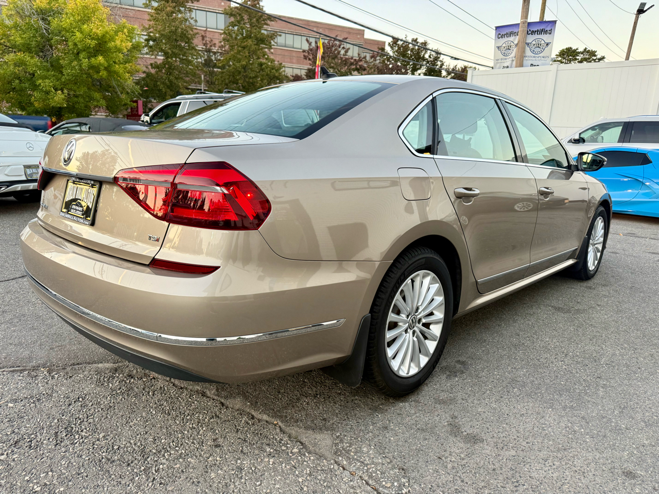 2017 Volkswagen Passat SE photo 4