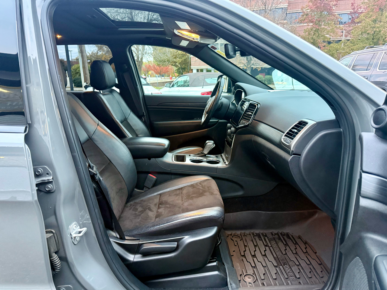 Jeep Grand Cherokee 4WD 4dr Laredo Altitude 2020 Jeep Grand Cherokee 4WD 4dr Laredo Altitude 2020