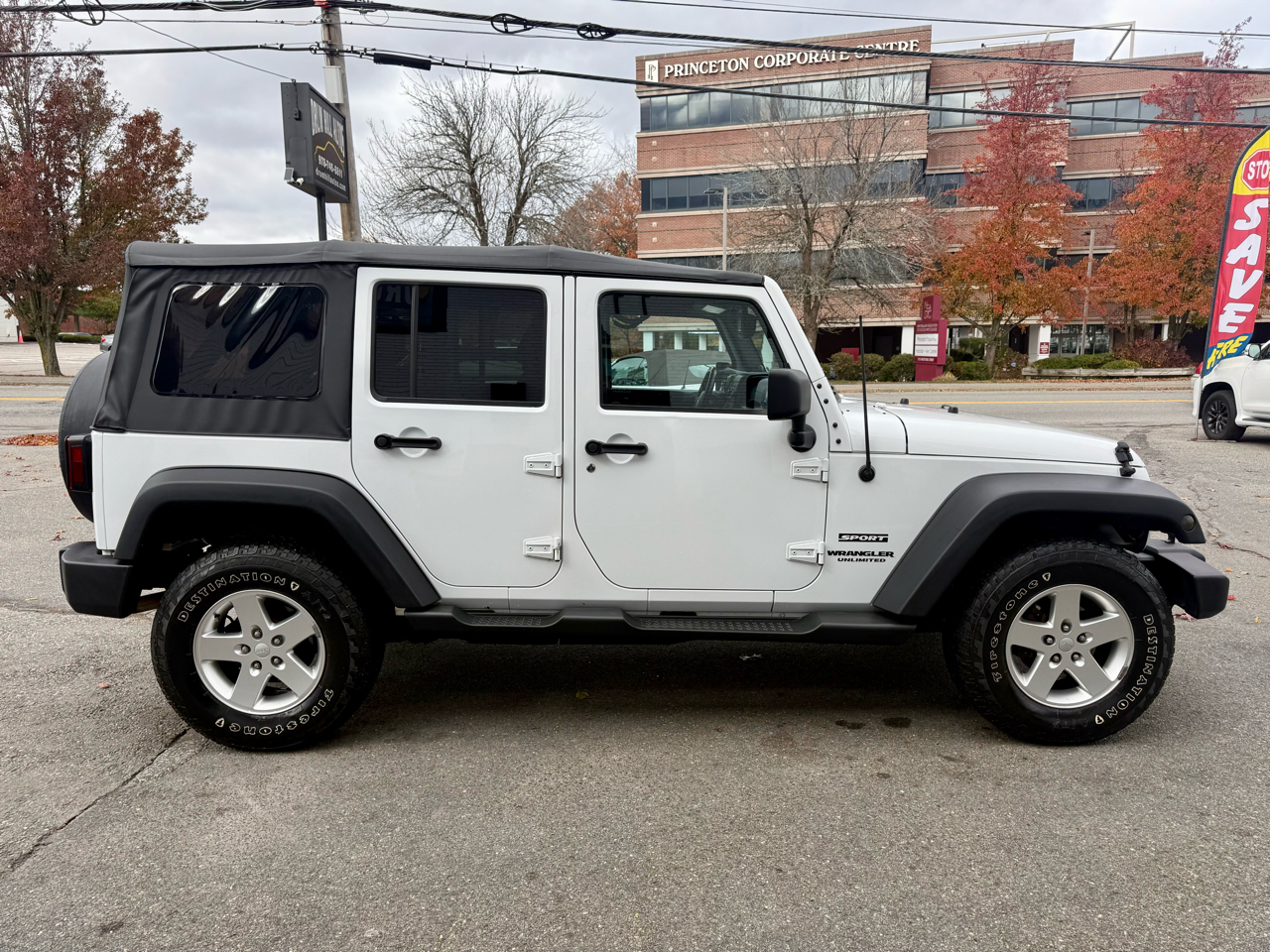 Jeep Wrangler Unlimited Sport 4WD 2012