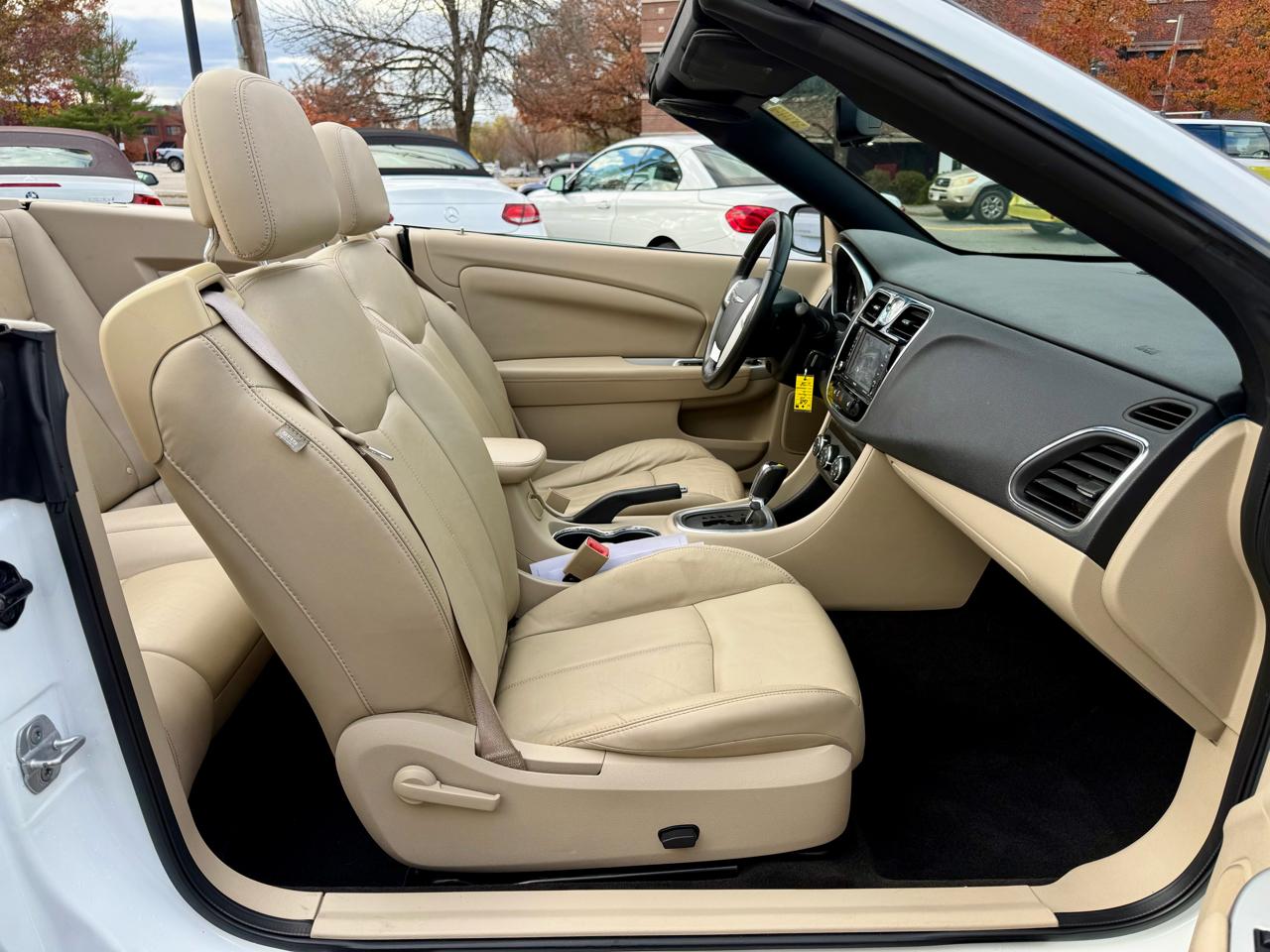 Chrysler 200 Limited Convertible 2011