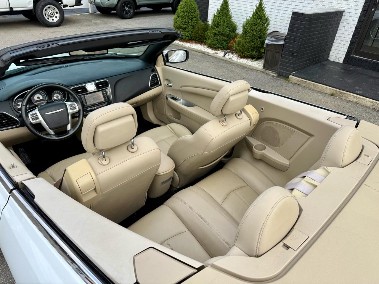 Chrysler 200 Limited Convertible 2011