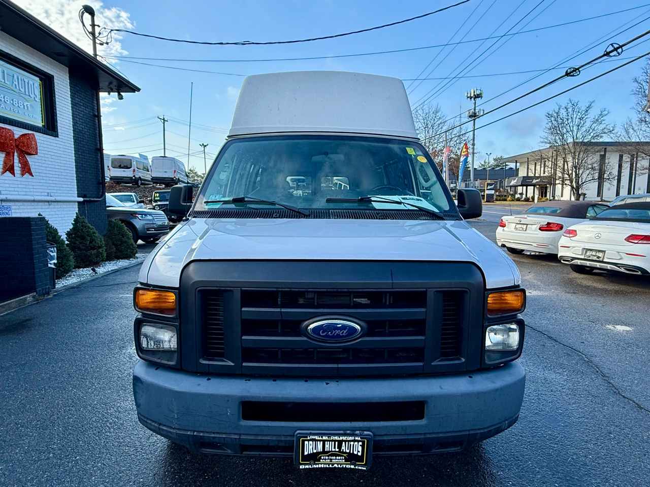 Ford Econoline E-350 Super Duty Extended 2012