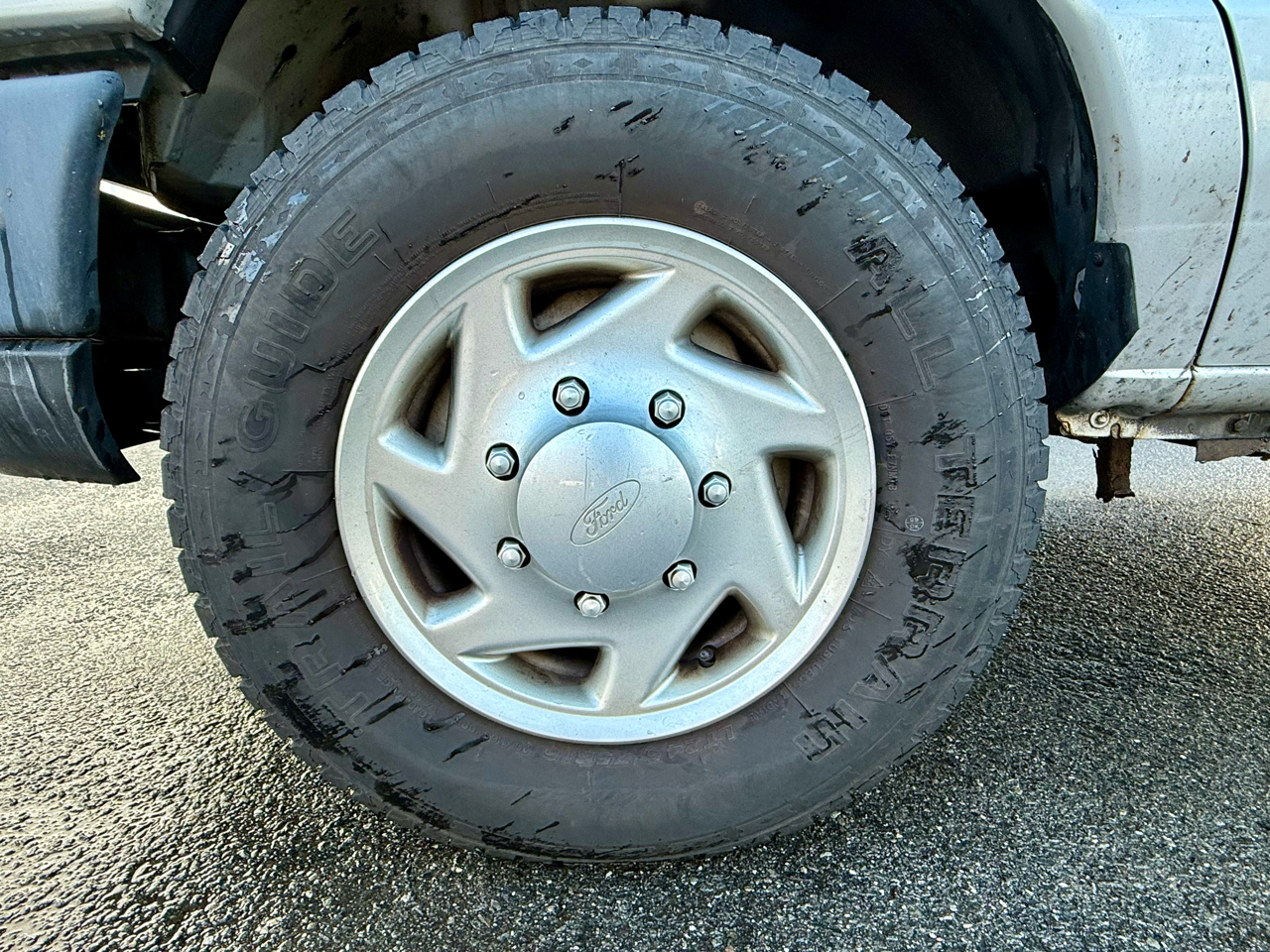 Ford Econoline E-350 Super Duty Extended 2012