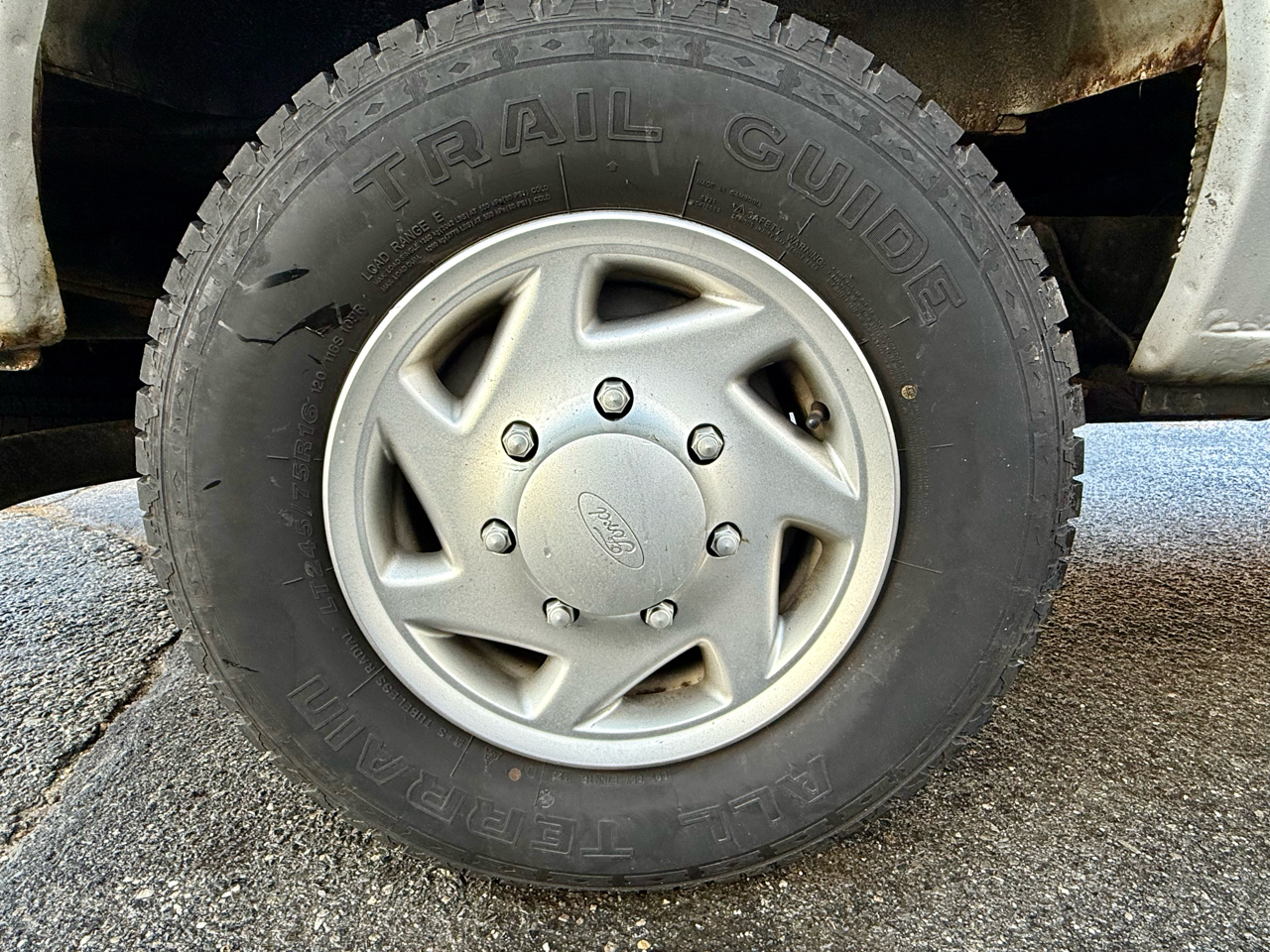 Ford Econoline E-350 Super Duty Extended 2012