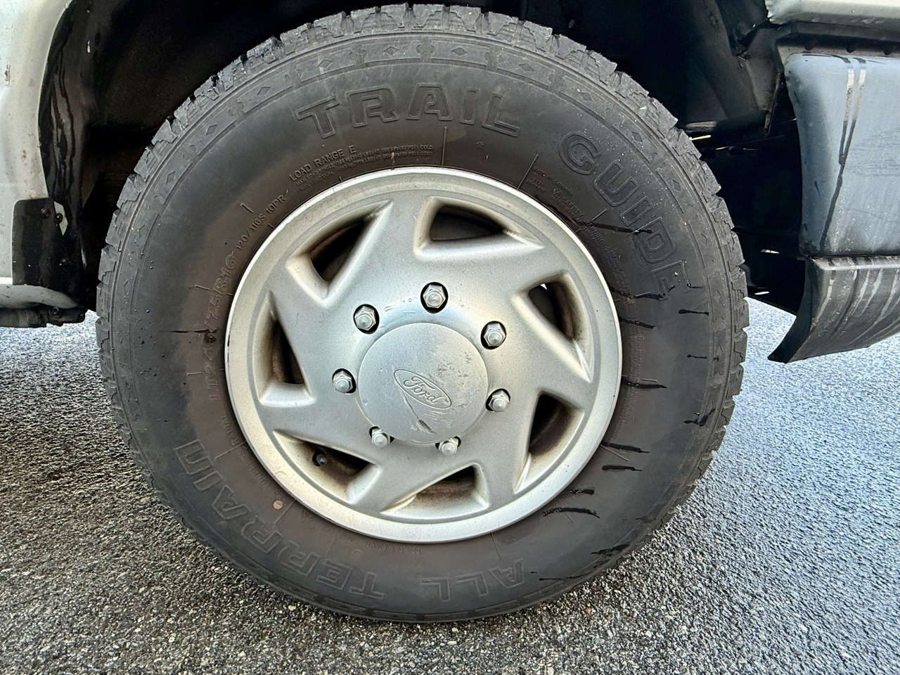 Ford Econoline E-350 Super Duty Extended 2012