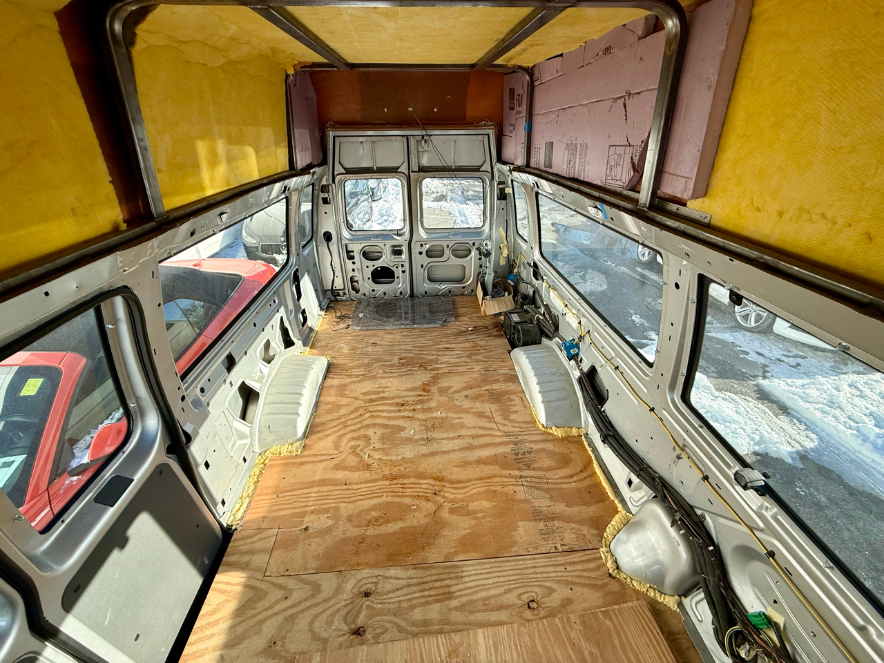 Ford Econoline E-350 Super Duty Extended 2012