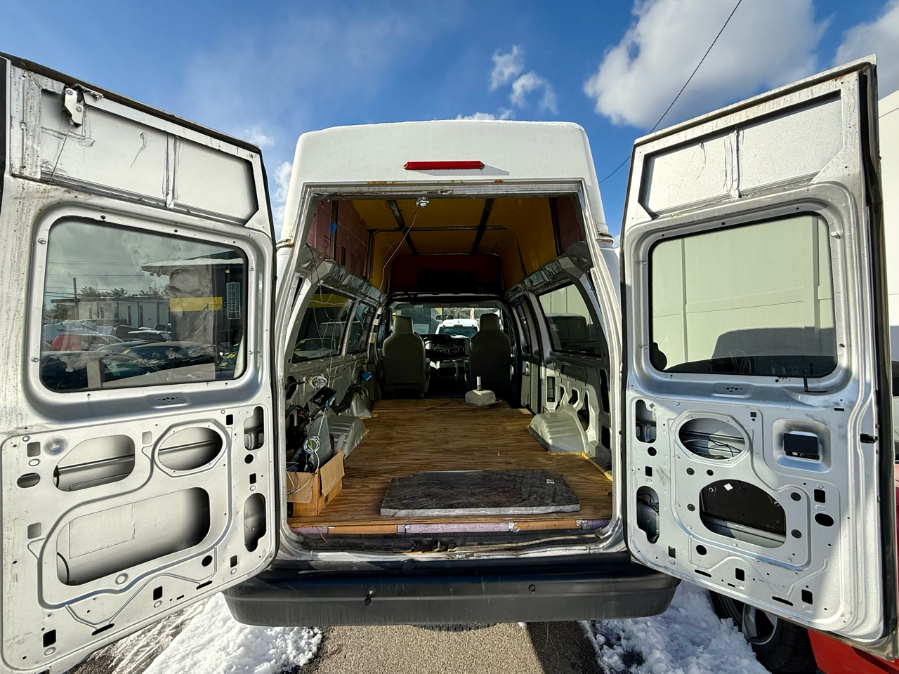 Ford Econoline E-350 Super Duty Extended 2012