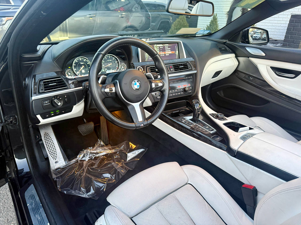 BMW 6-Series 650xi Convertible 2014