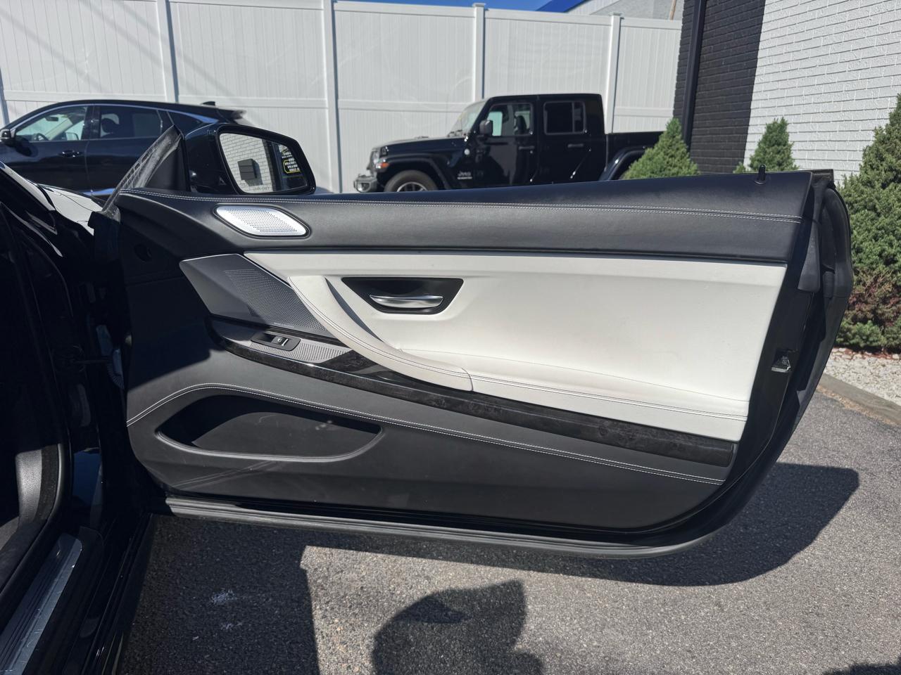 BMW 6-Series 650xi Convertible 2014