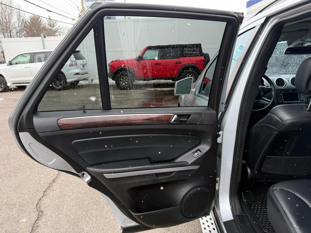 Mercedes-Benz M-Class ML350 4MATIC 2011