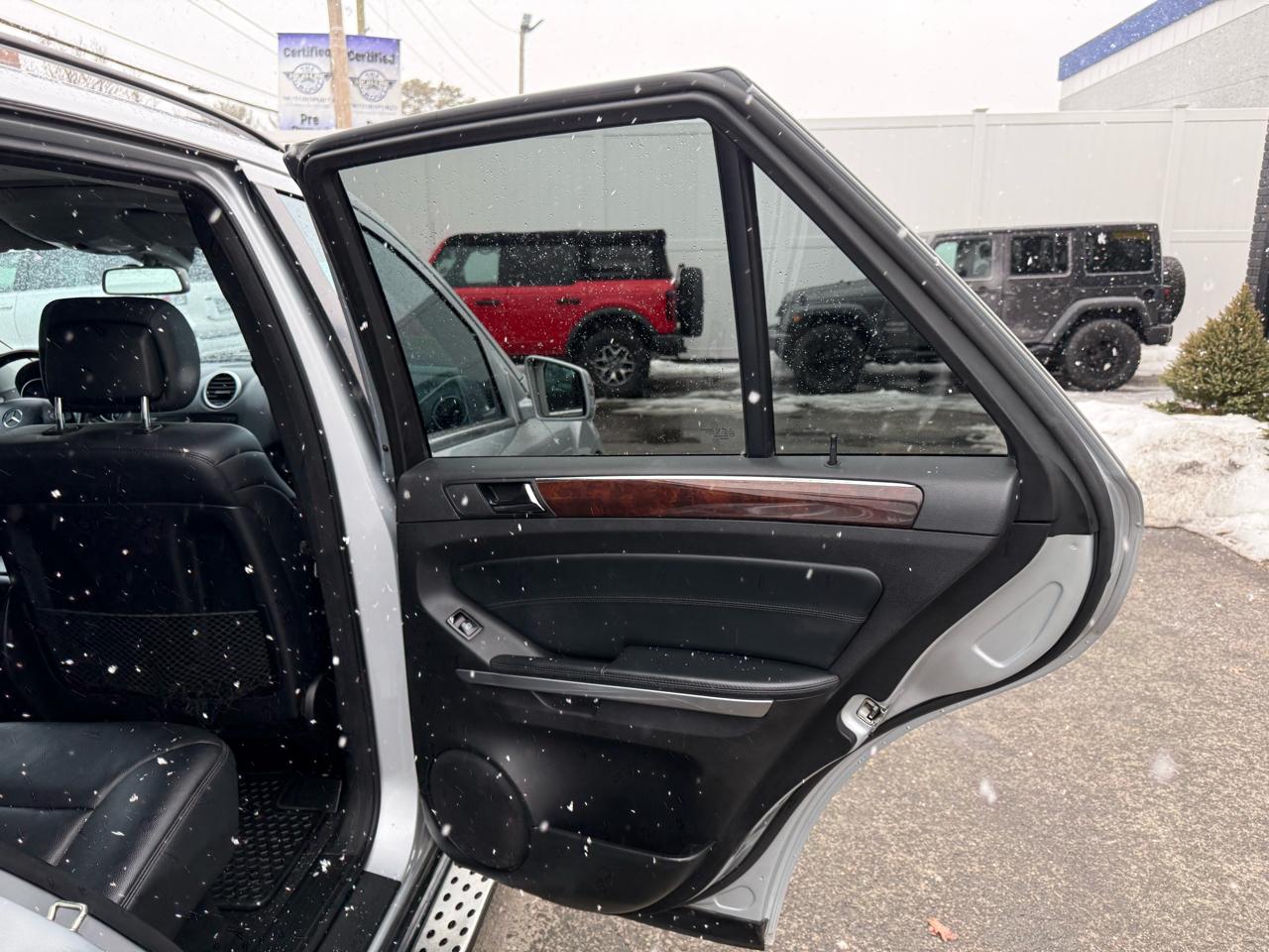 Mercedes-Benz M-Class ML350 4MATIC 2011