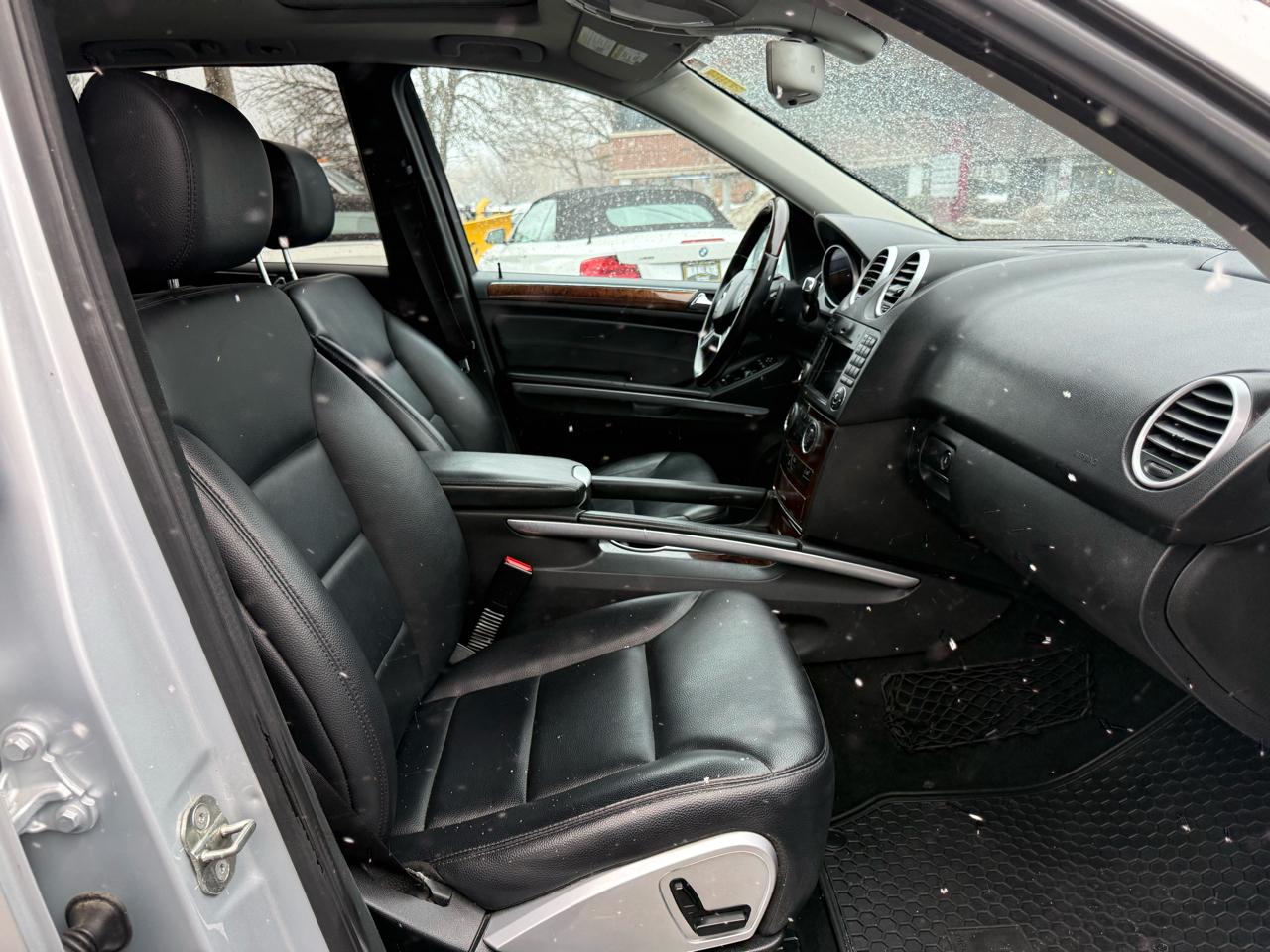 Mercedes-Benz M-Class ML350 4MATIC 2011