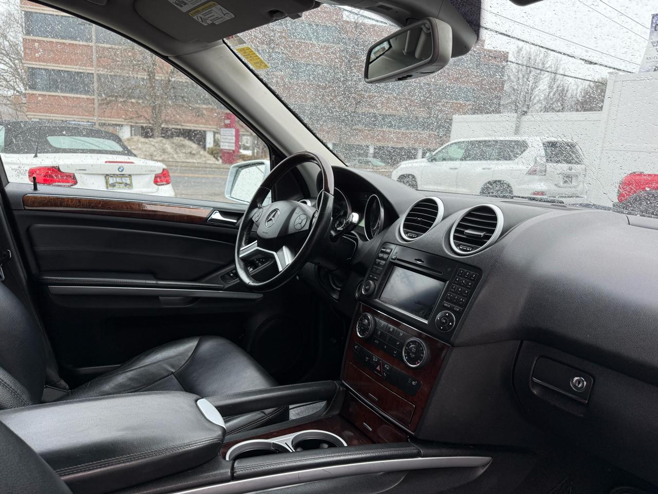 Mercedes-Benz M-Class ML350 4MATIC 2011