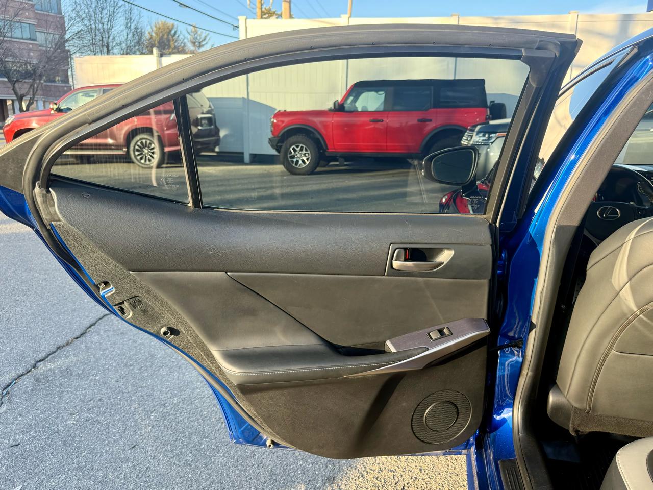 Lexus IS F SPORT 300 RWD 2020