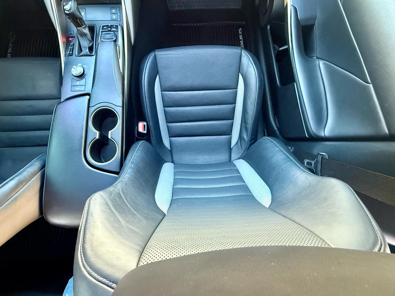 Lexus IS F SPORT 300 RWD 2020