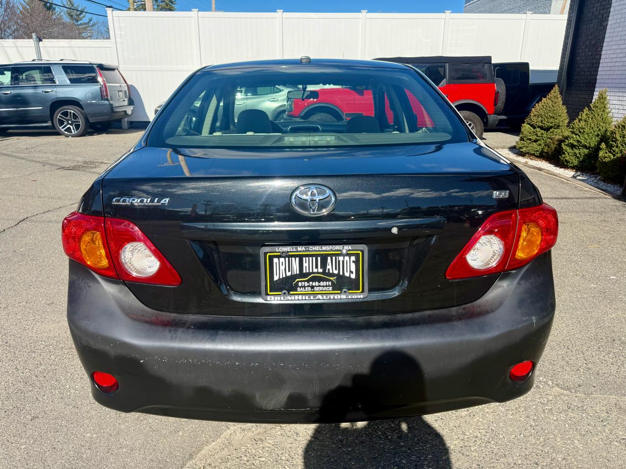 Toyota Corolla Base 5-Speed MT 2010