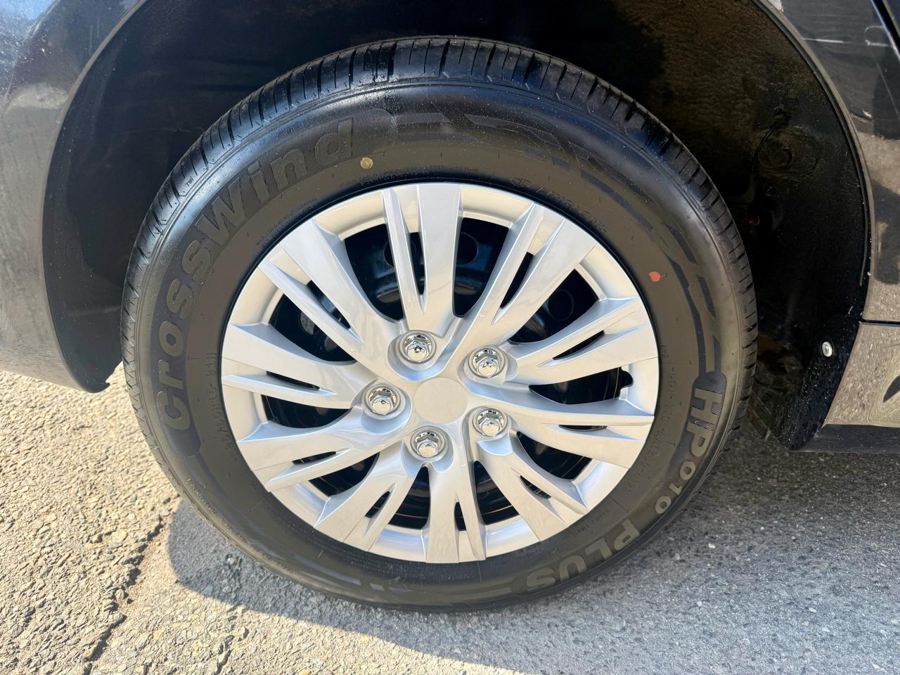 Toyota Corolla Base 5-Speed MT 2010