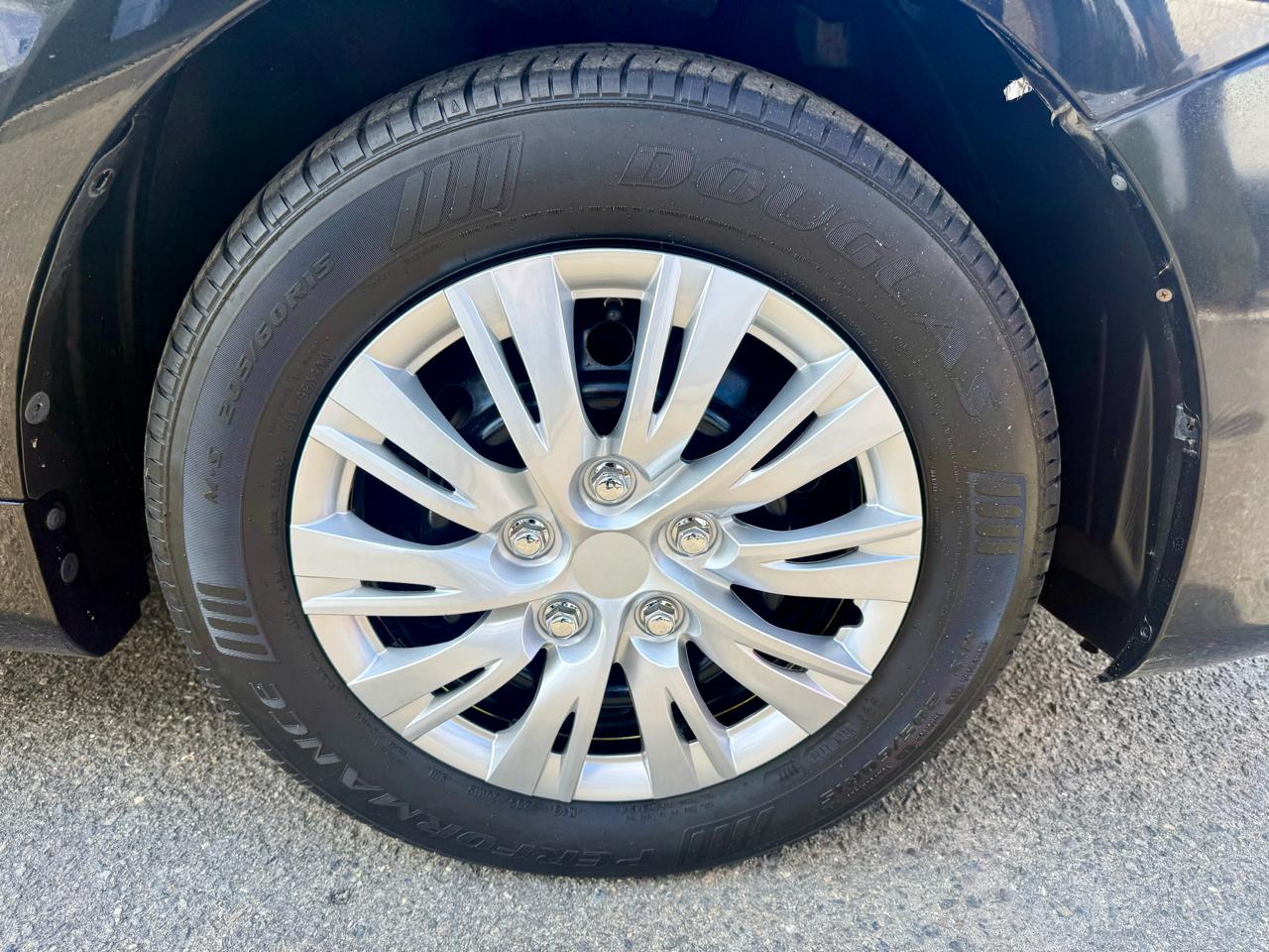 Toyota Corolla Base 5-Speed MT 2010