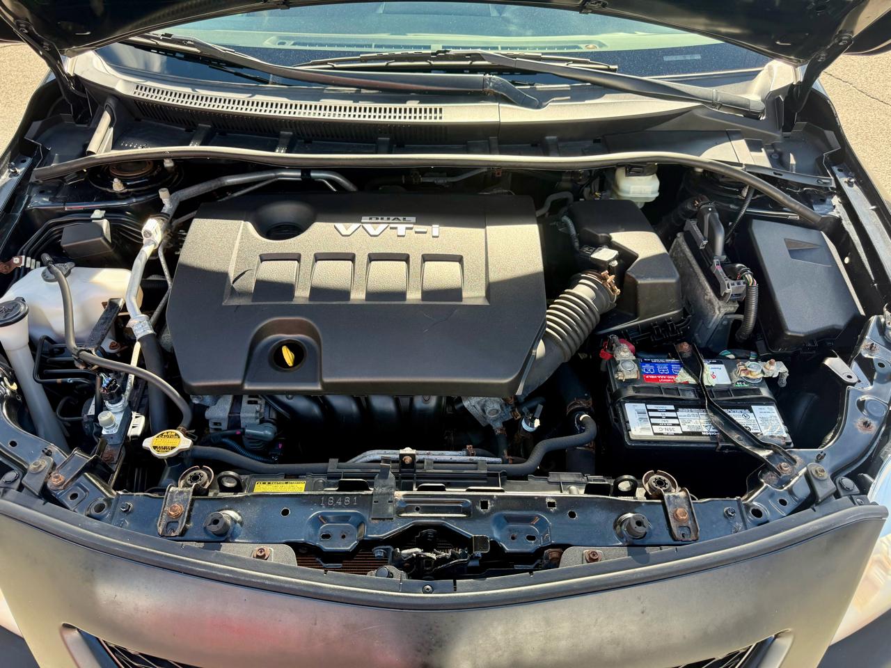 Toyota Corolla Base 5-Speed MT 2010