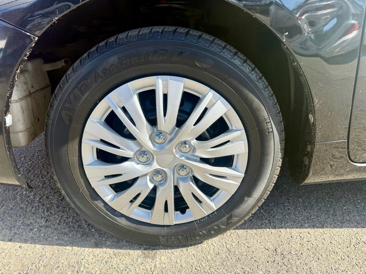 Toyota Corolla Base 5-Speed MT 2010