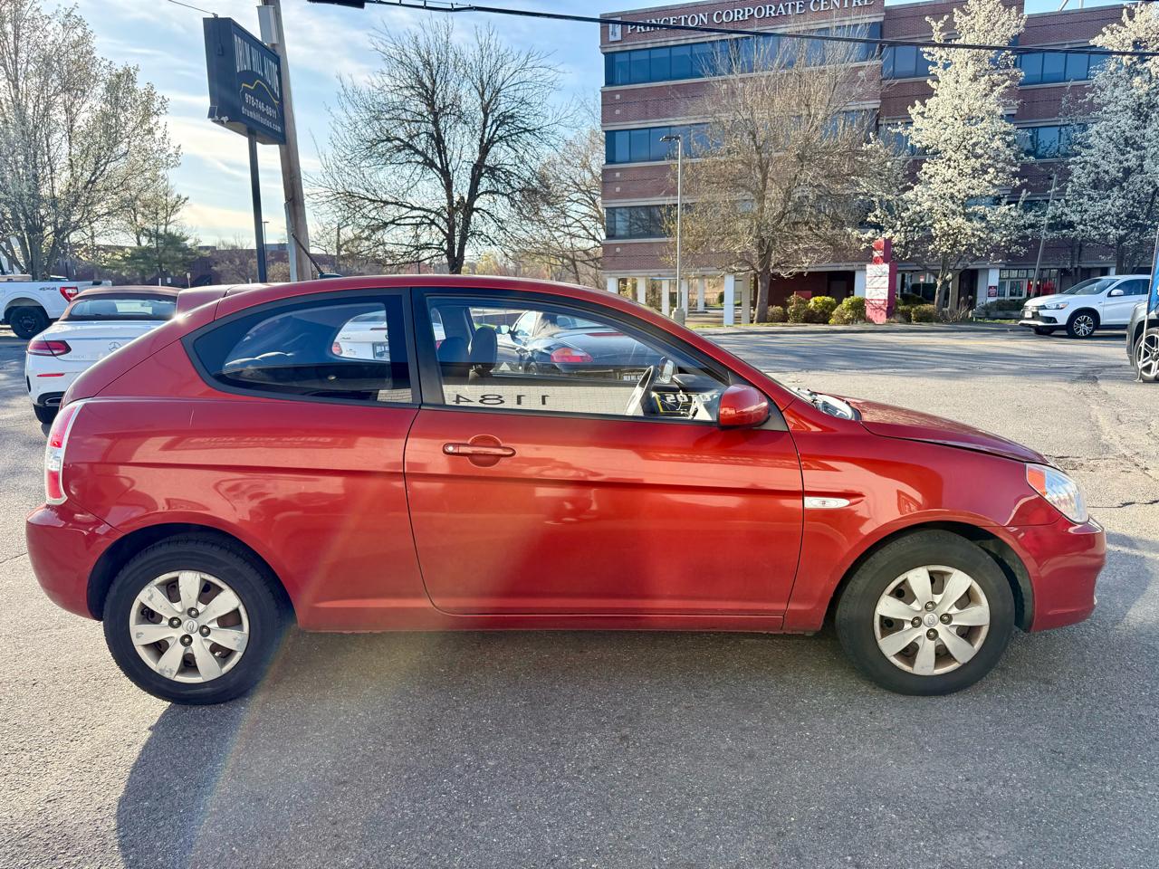 Hyundai Accent GS 3-Door 2011