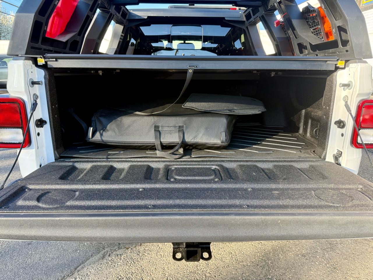 Jeep Gladiator Sport S 2021