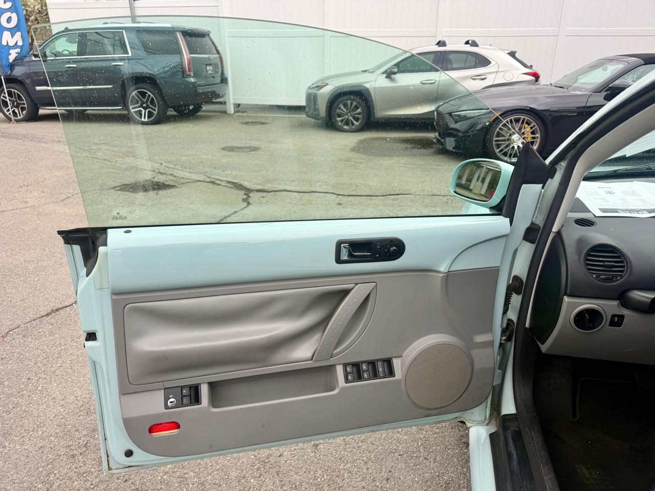Volkswagen New Beetle GLS 1.8L Convertible 2004