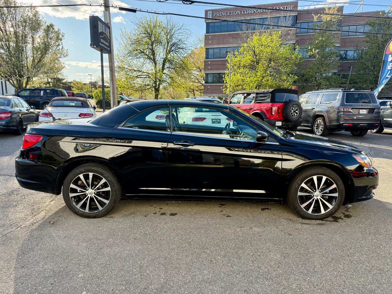 Chrysler 200 S Convertible 2012