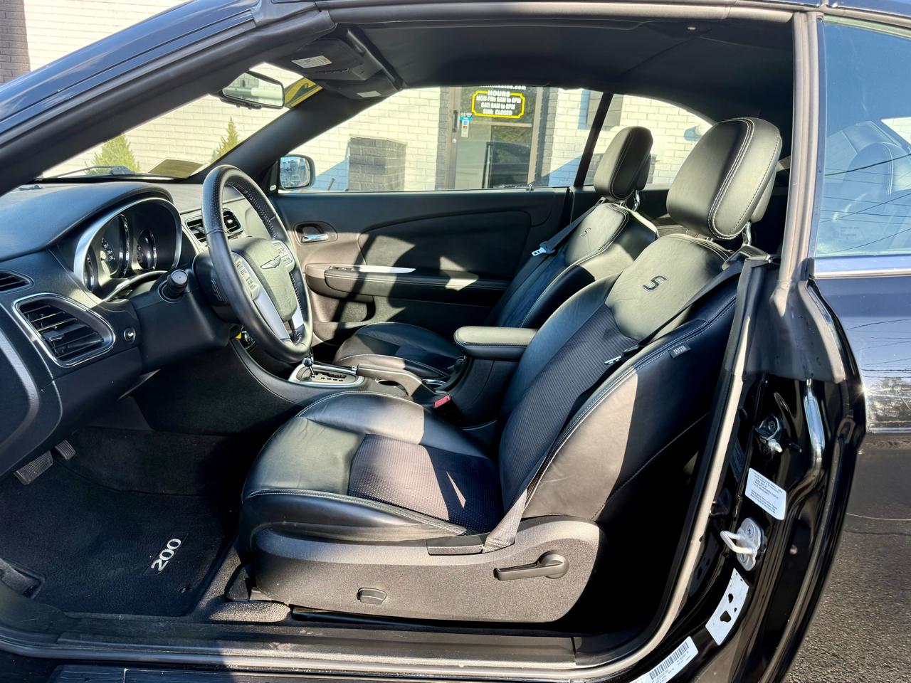 Chrysler 200 S Convertible 2012