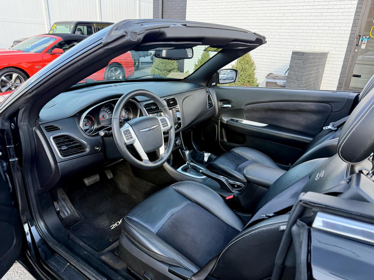 Chrysler 200 S Convertible 2012