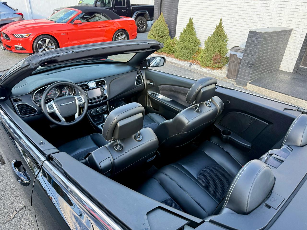Chrysler 200 S Convertible 2012