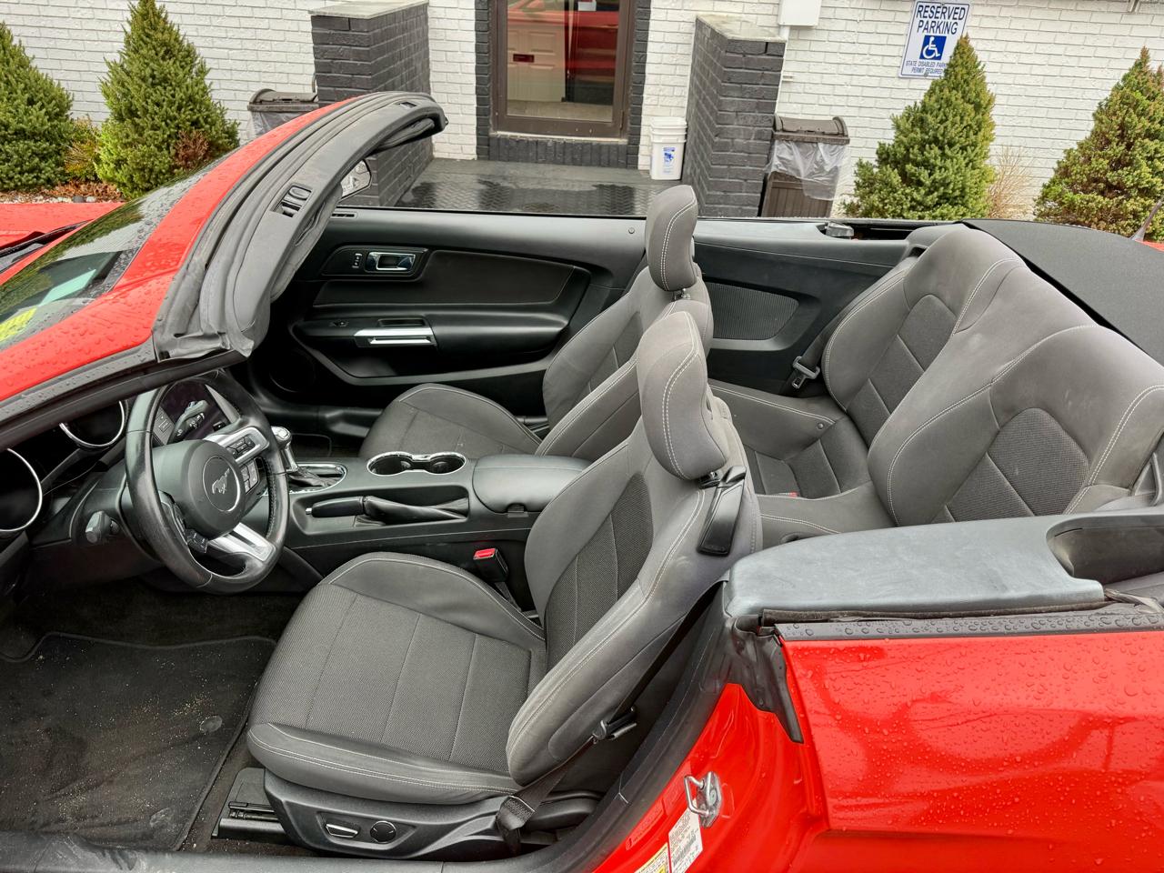 Ford Mustang V6 Convertible 2015