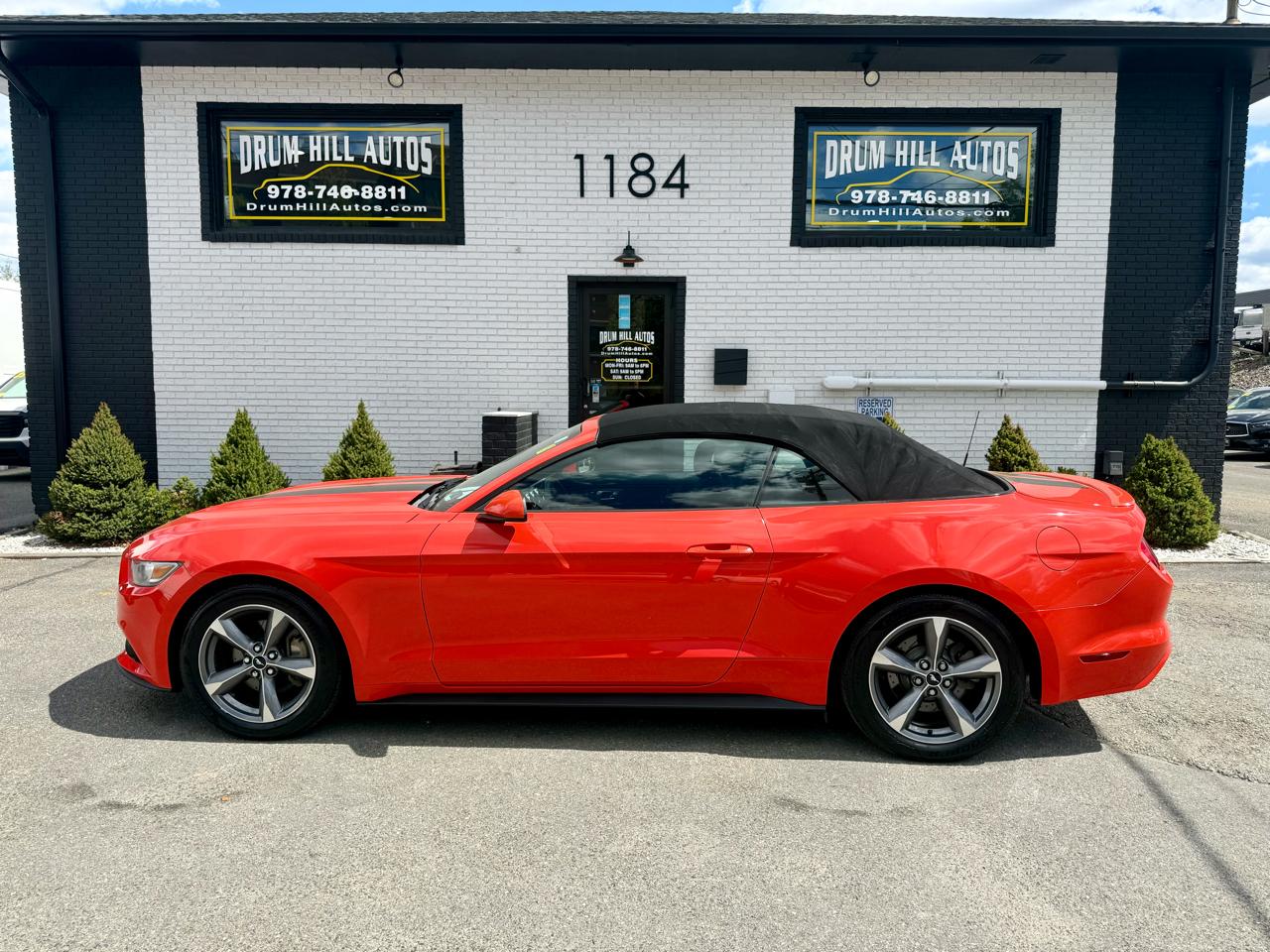 2015 Ford Mustang V6 Convertible's photo