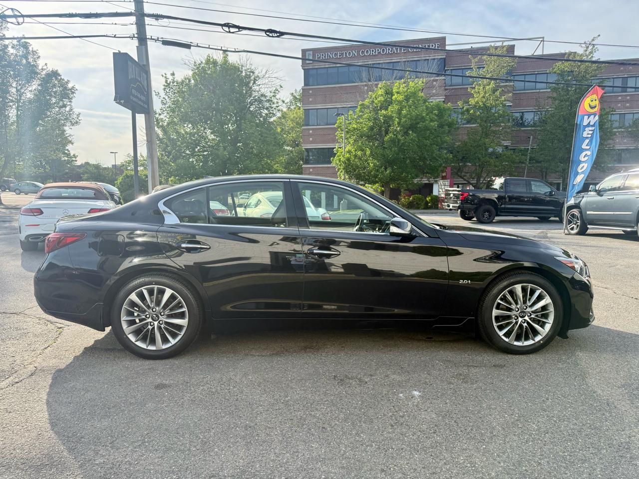Infiniti Q50 2.0t LUXE AWD 2018